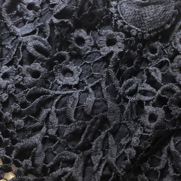 🖤 Black crop top (free with purchase) - Picture 3 of 4